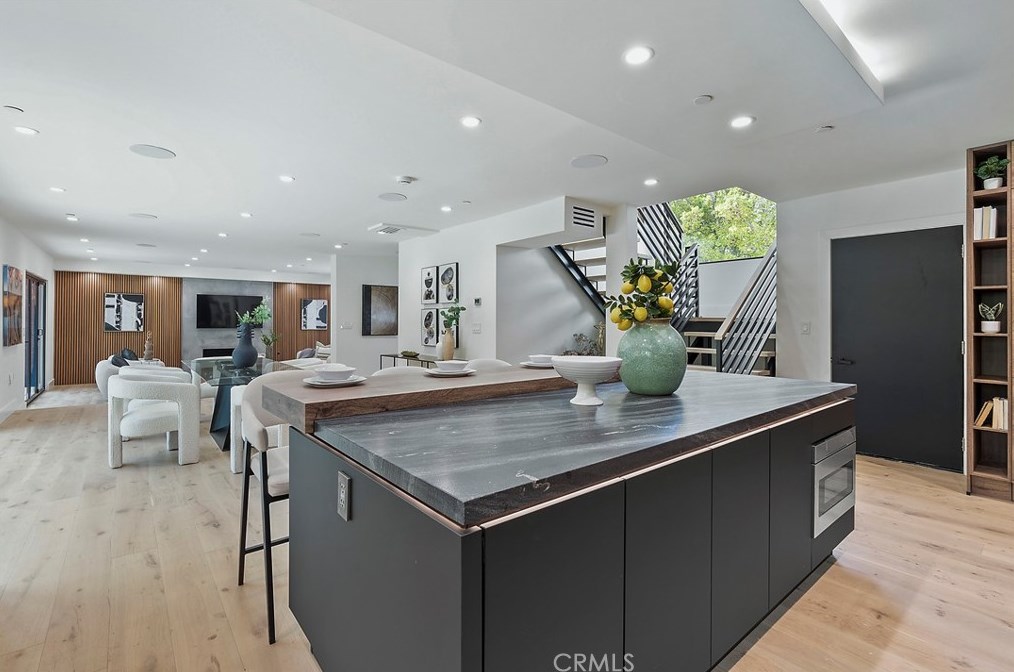 411 26th St, Santa Monica CA  90402-3105 exterior