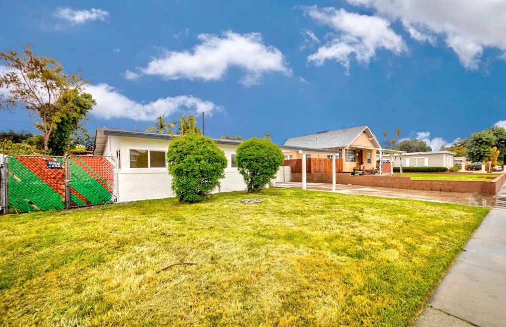 1121 Lincoln Ave, Pomona, CA 91767-4208