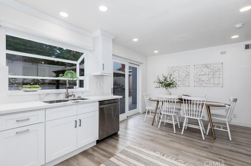 17 Whitney, Irvine CA  92620-3386 exterior