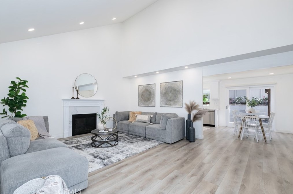 17 Whitney, Irvine CA  92620-3386 exterior