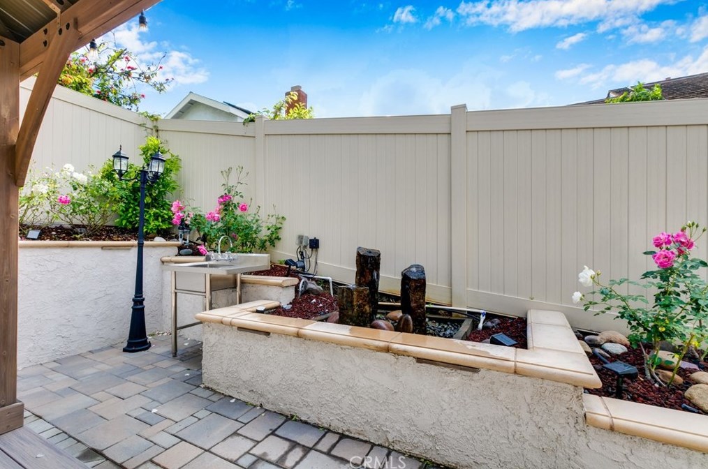 17 Whitney, Irvine CA  92620-3386 exterior