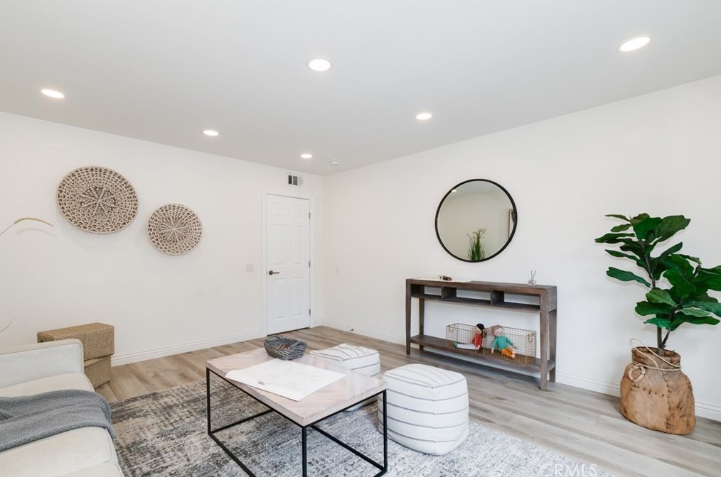 17 Whitney, Irvine CA  92620-3386 exterior