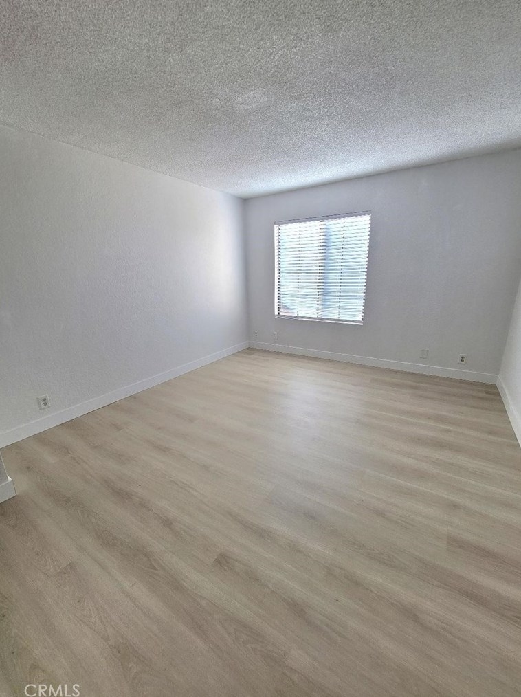2554 Olive Dr, Palmdale CA  93550-4404 exterior