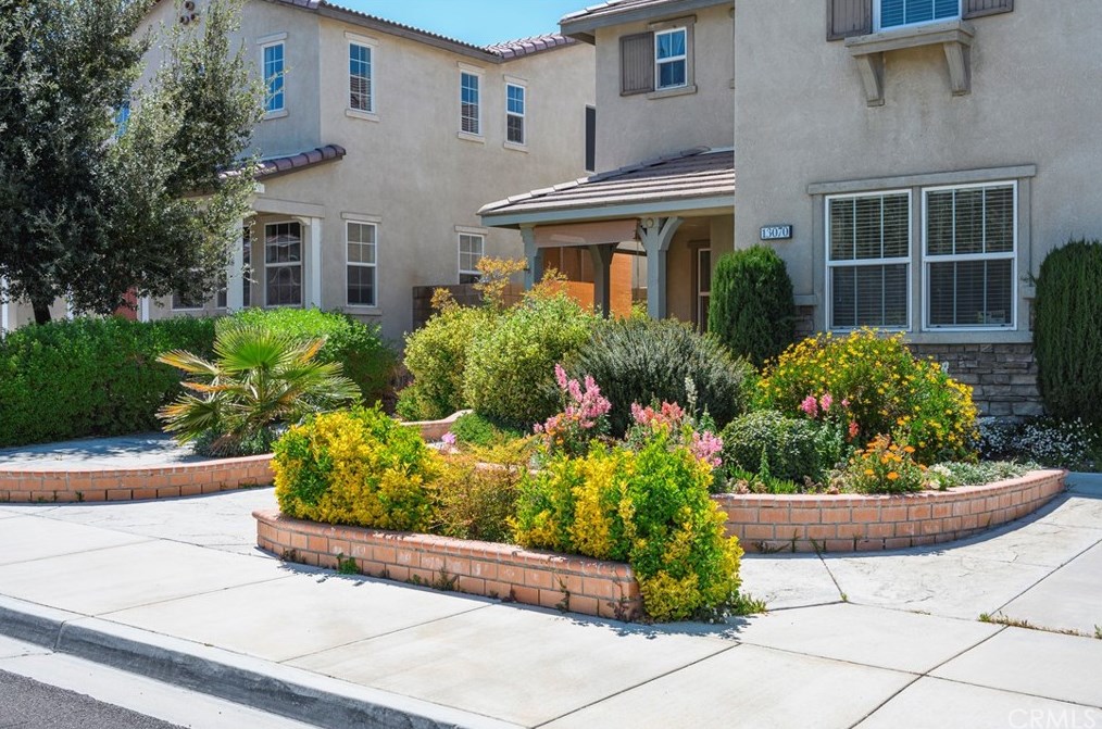13070 Holmwood Ct, Victorville, CA 92392-0583