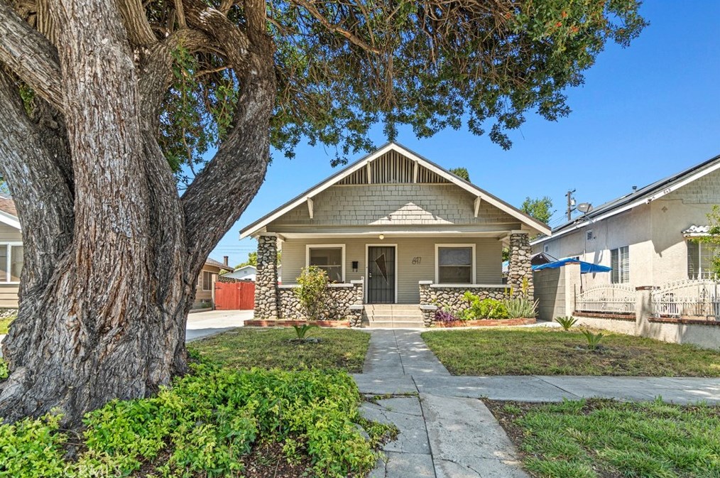 647 E Columbia Ave, Pomona, CA 91767