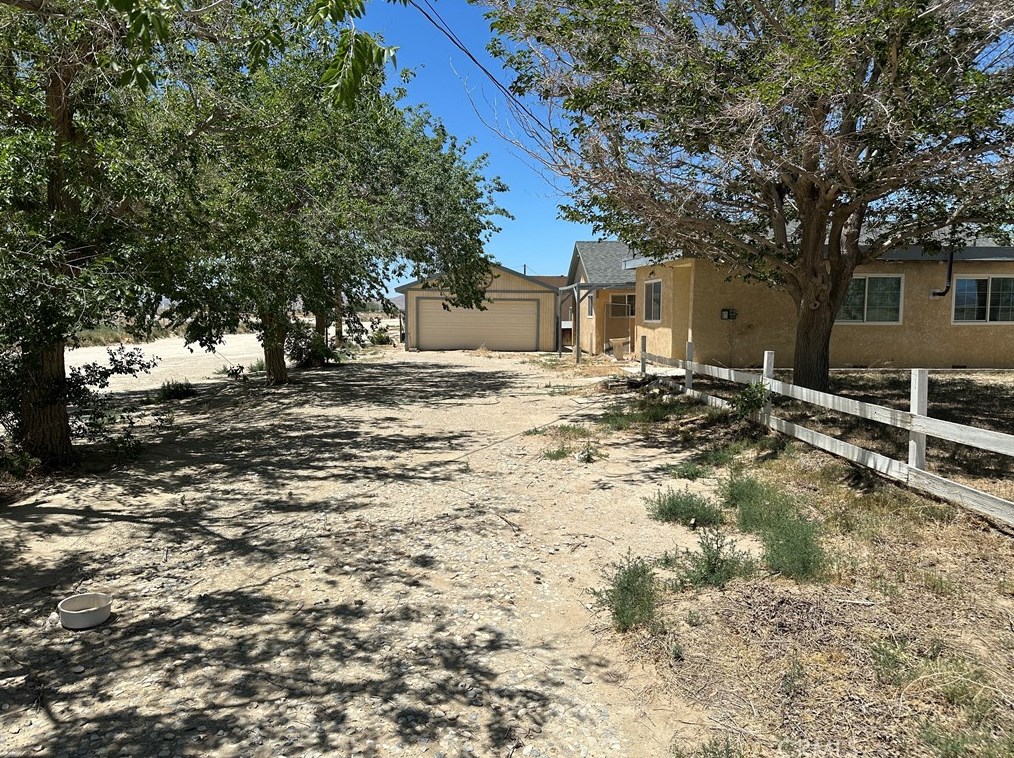 12636 Lincoln Rd, Lucerne Valley, CA 92356