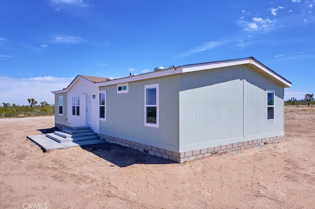 4471 La Mesa Rd, Phelan, CA 92371