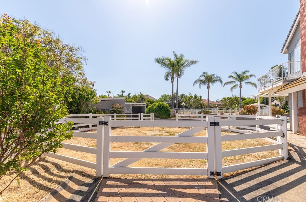 2410 Cross St, Riverside CA 92503-6005 exterior