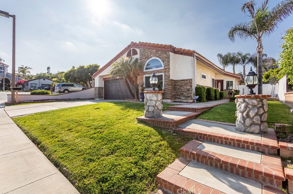 11 Stonegate Cir, Pomona, CA 91766