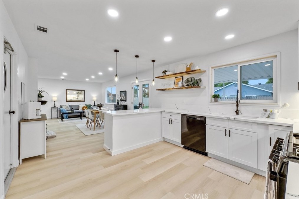 1985 Mountain Ave, Pomona CA  91767-3435 exterior