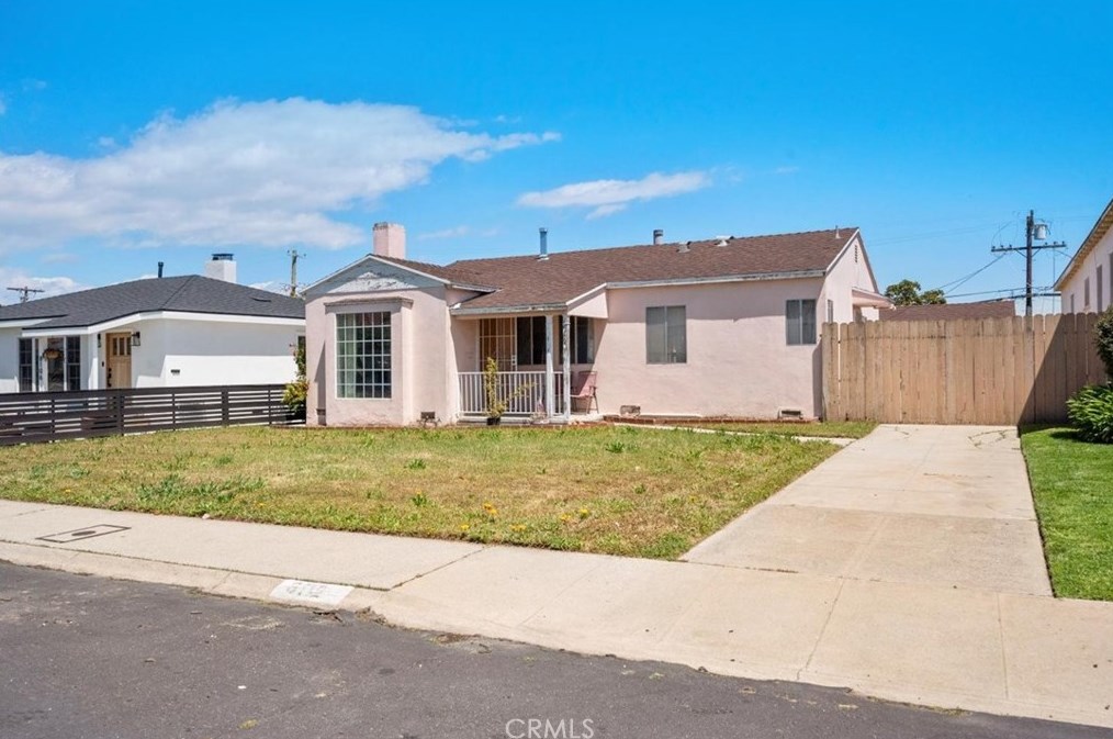 8112 Airlane Ave, Los Angeles, CA 90045-3015