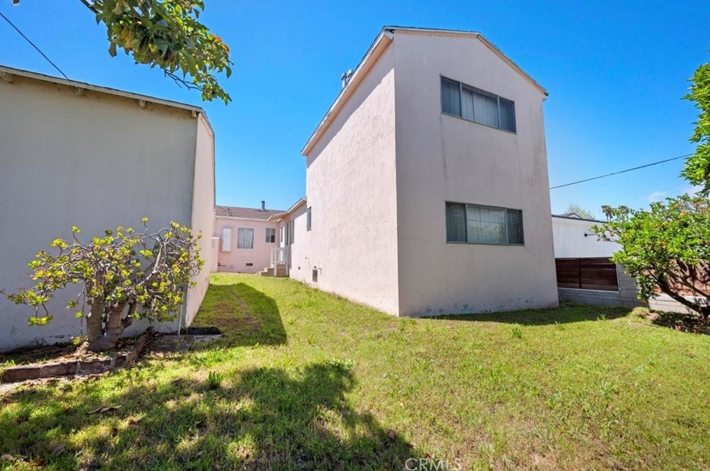 8112 Airlane Ave, Los Angeles CA  90045-3015 exterior