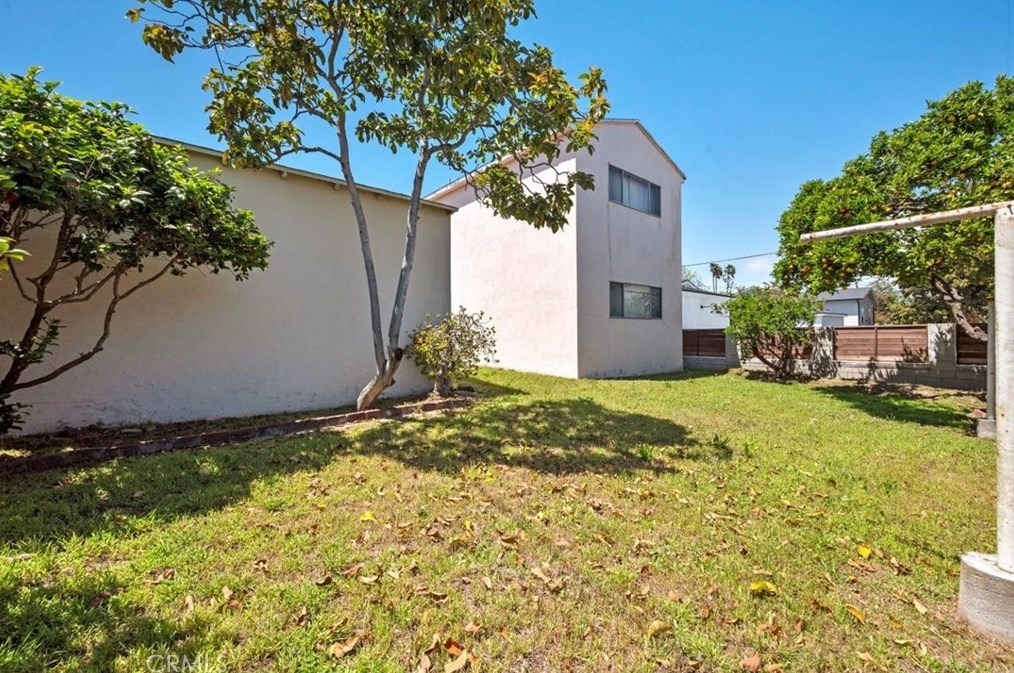 8112 Airlane Ave, Los Angeles CA  90045-3015 exterior