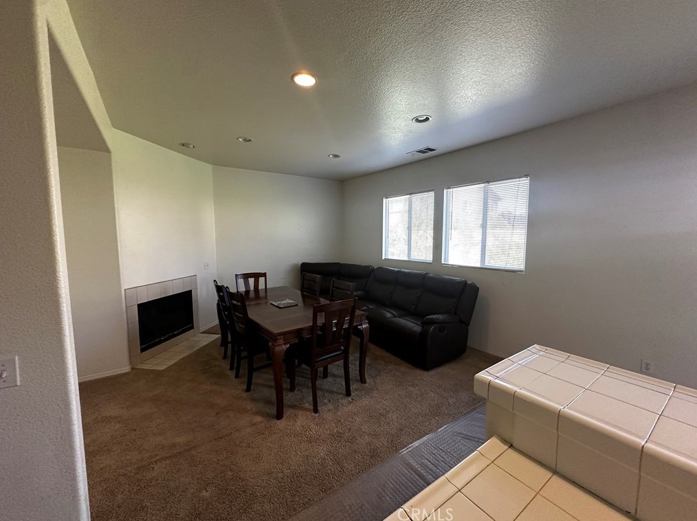 44320 Sundance Ct, Lancaster, CA 93535-6725