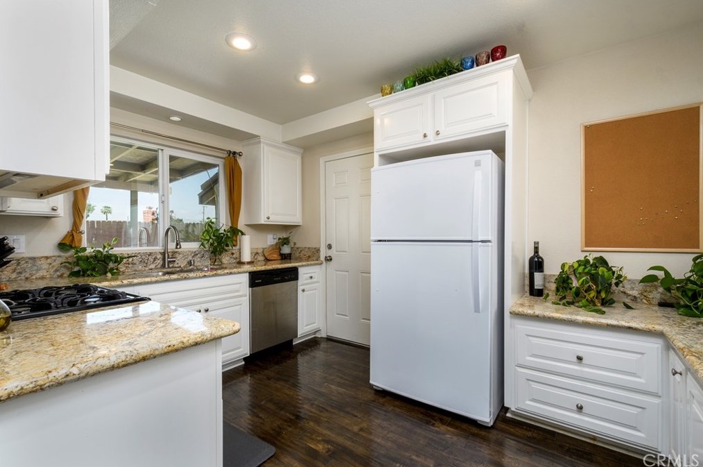 2325 Mountain Ave, Pomona, CA 91767-2653