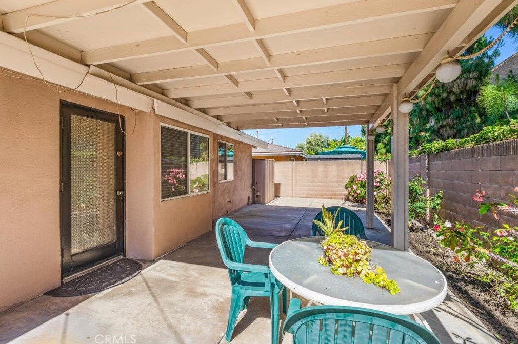 2347 Coronet Ave, Anaheim CA  92801-1534 exterior