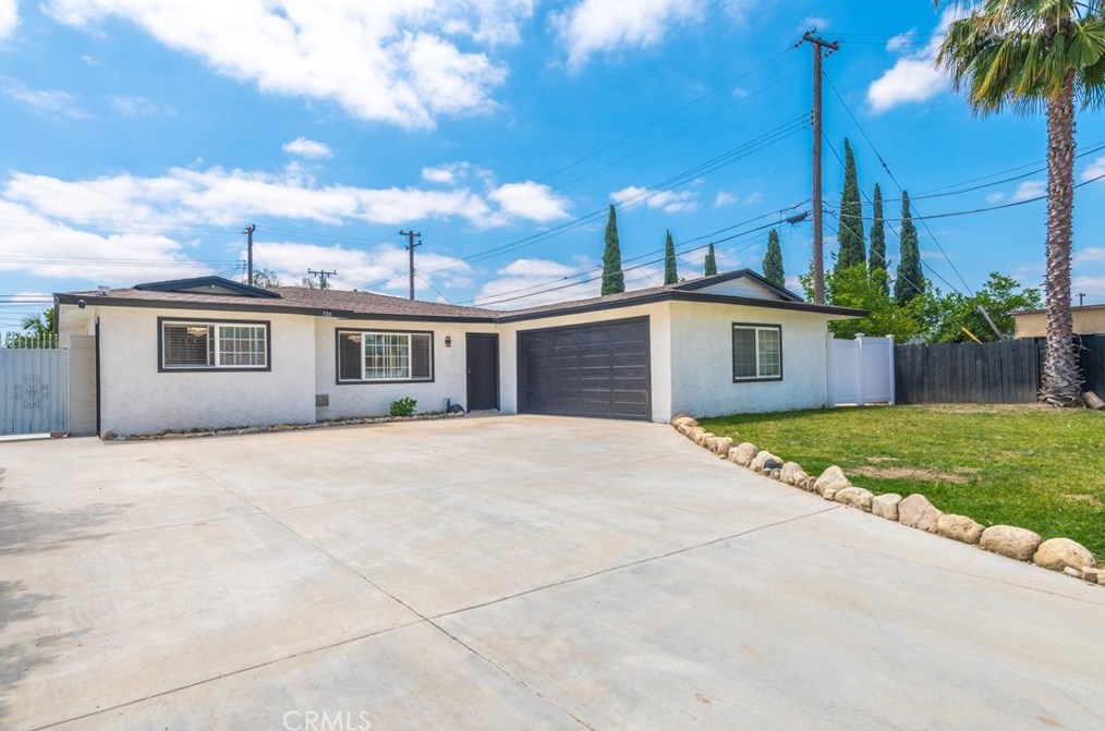 726 W Franklin Ave, Pomona, CA 91766