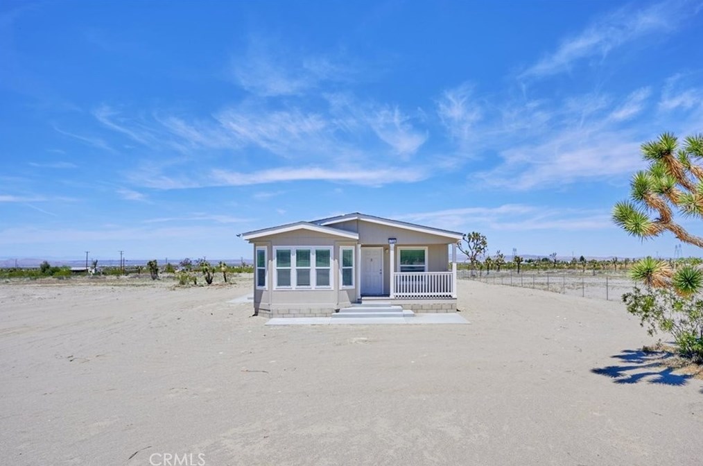 1720 Arcadia Rd, Phelan, CA 92371-4825