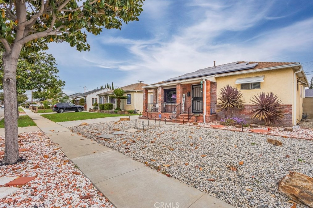 5506 Lakewood Blvd, Lakewood CA  90712-1724 exterior