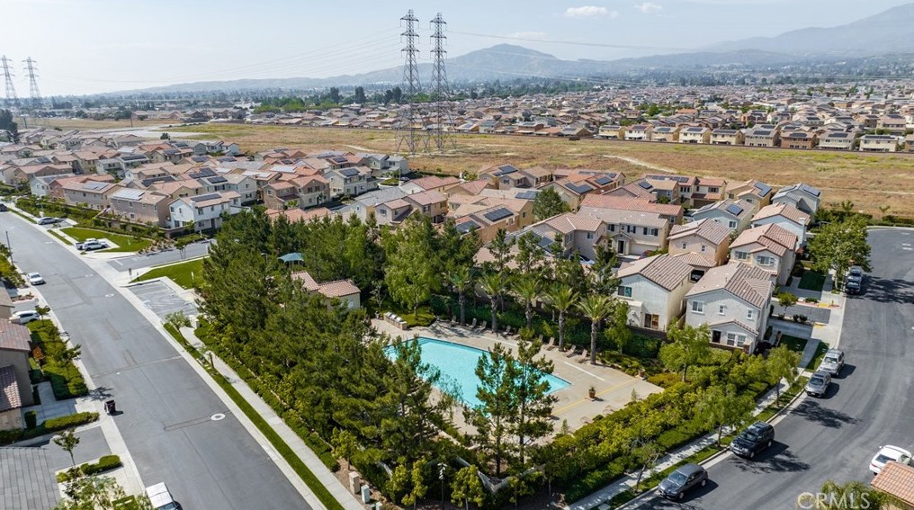1408 Silverberry Ln, Beaumont CA  92223-1437 exterior