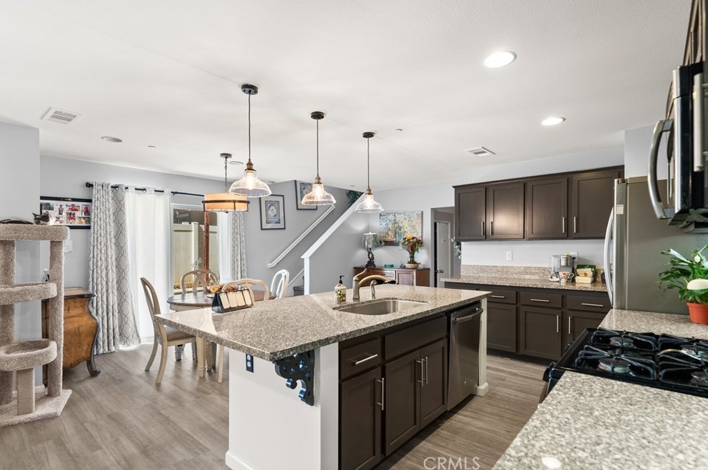 1408 Silverberry Ln, Beaumont CA  92223-1437 exterior