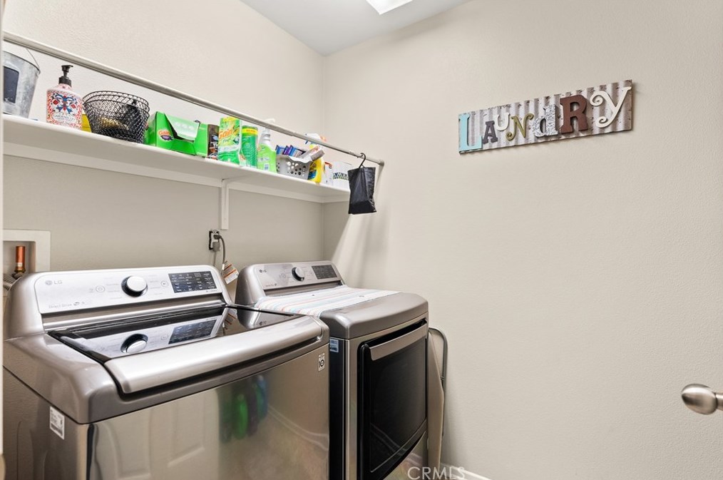 1408 Silverberry Ln, Beaumont CA  92223-1437 exterior