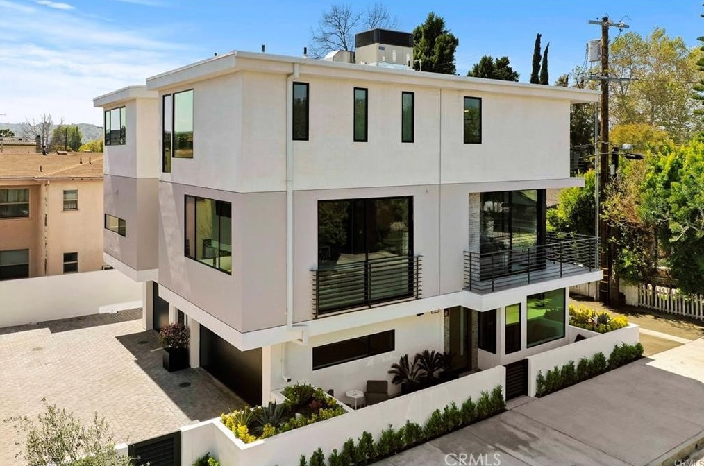 12108 Otsego St, North Hollywood, CA 91607