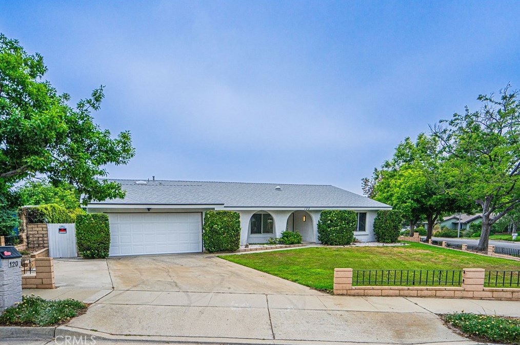 120 E Fairfield Dr, Claremont, CA 91711