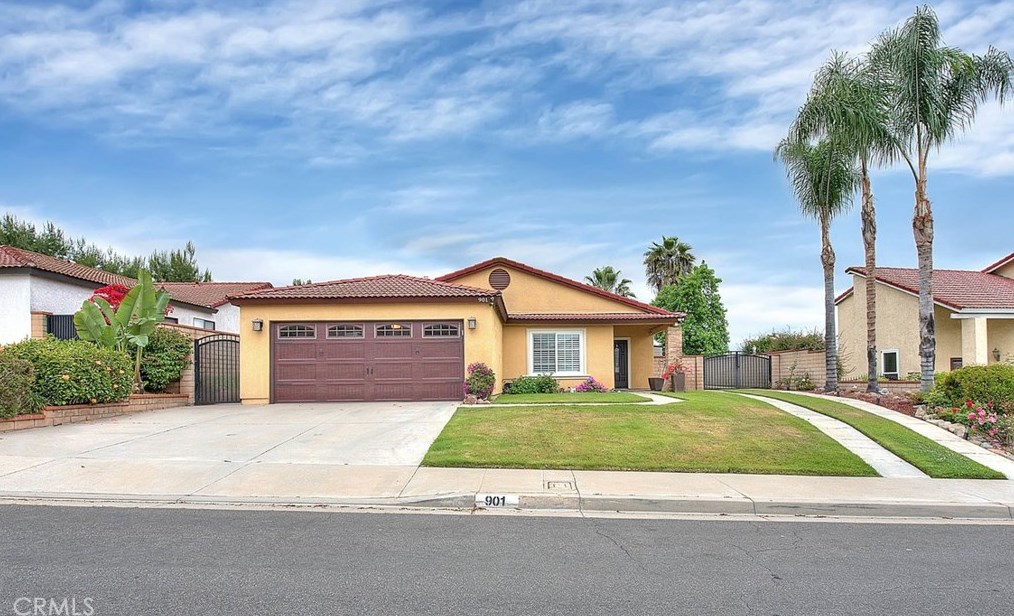 901 Looking Glass Dr, Pomona, CA 91765-1467