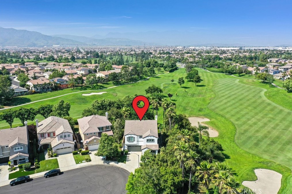 6158 Kingsmill Ct, Fontana CA  92336-5699 exterior