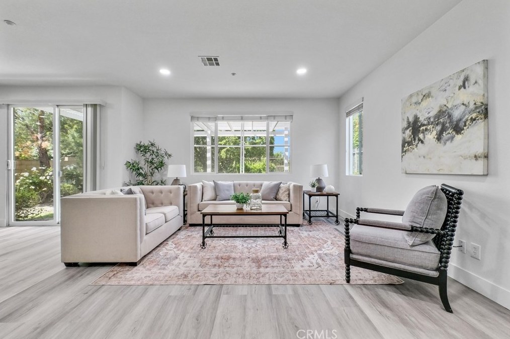 6158 Kingsmill Ct, Fontana CA  92336-5699 exterior