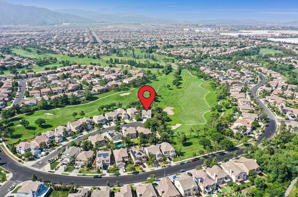 6158 Kingsmill Ct, Fontana CA  92336-5699 exterior
