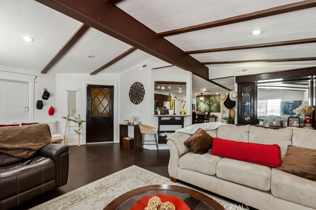 367 Siesta Ct, Hemet CA  exterior