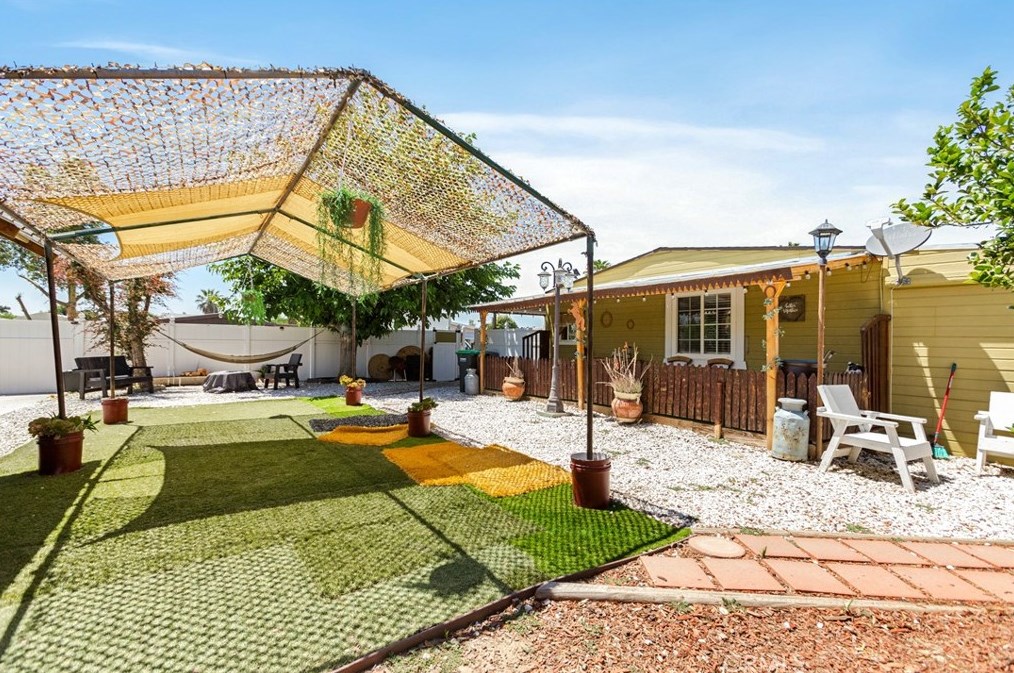 367 Siesta Ct, Hemet CA  exterior