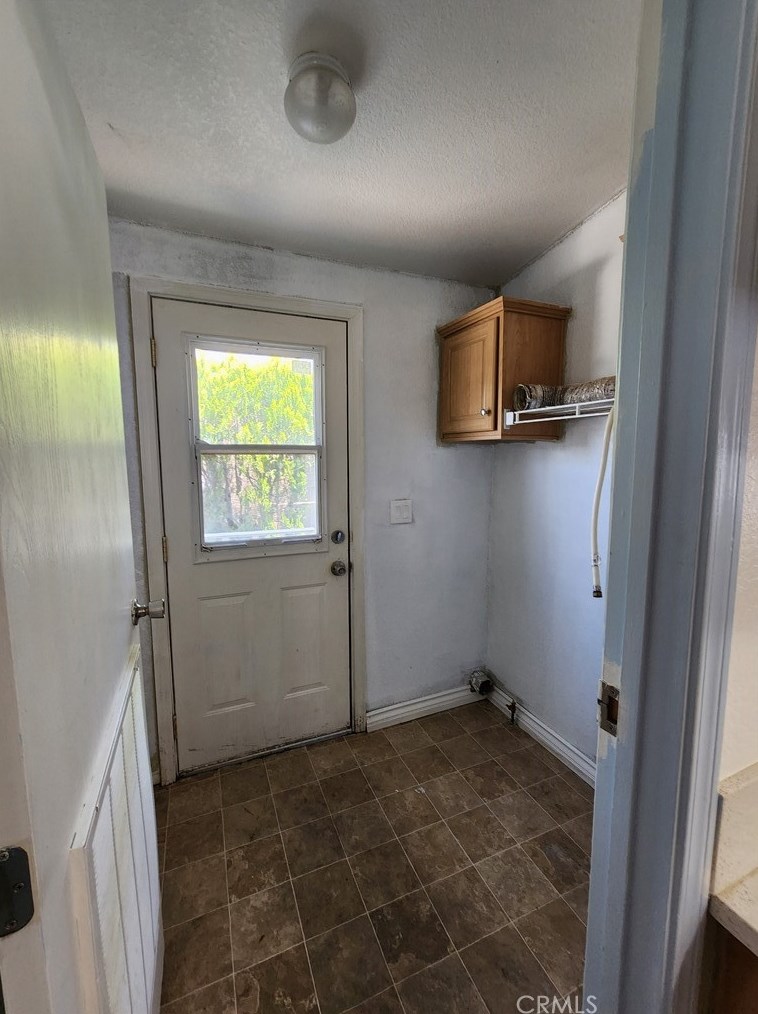 17377 Valley Blvd, Fontana CA  92335-6845 exterior