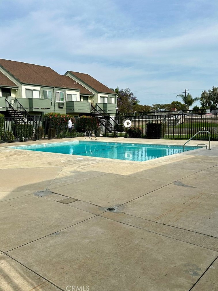 631 Bristol St, Santa Ana CA  92703-2160 exterior