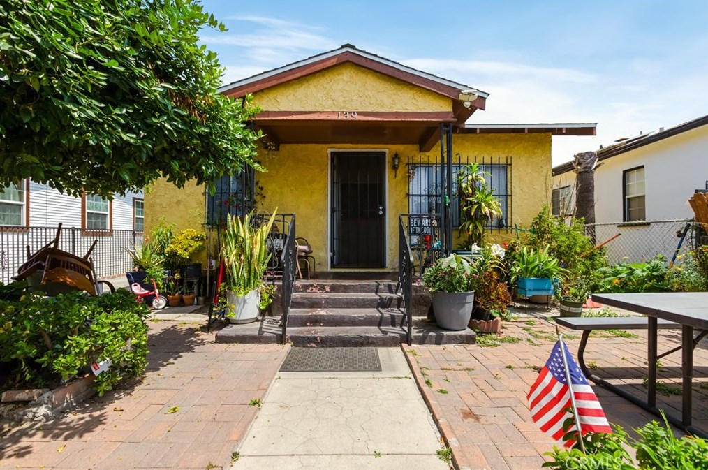 139 88th Pl, Los Angeles, CA 90003-3412