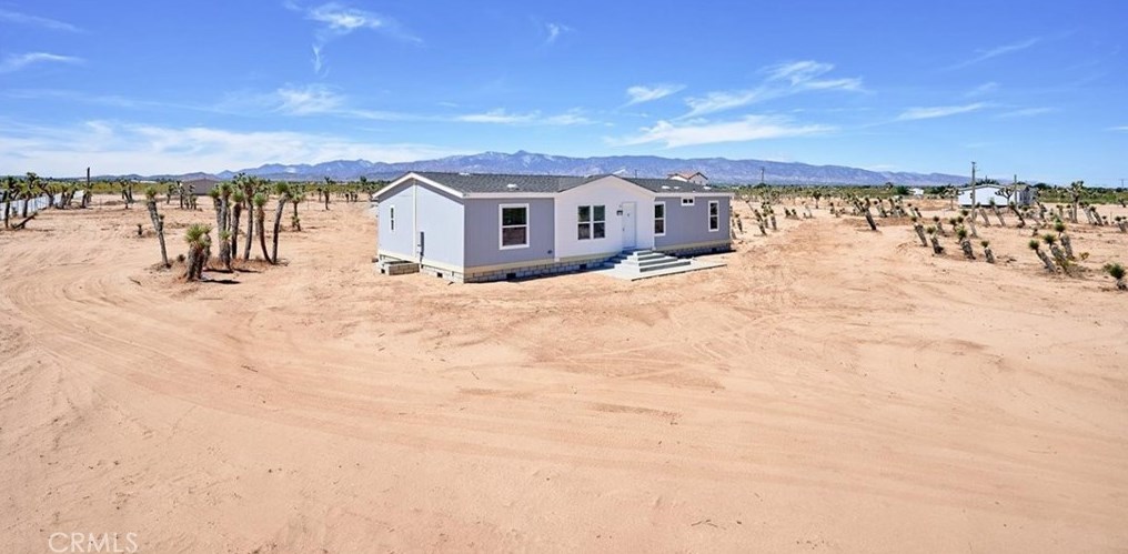 6771 Sunset Rd, Phelan, CA 92371