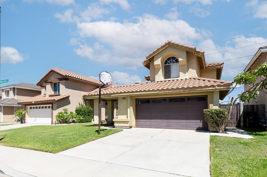 16000 Peach Tree Ln, Fontana, CA 92337