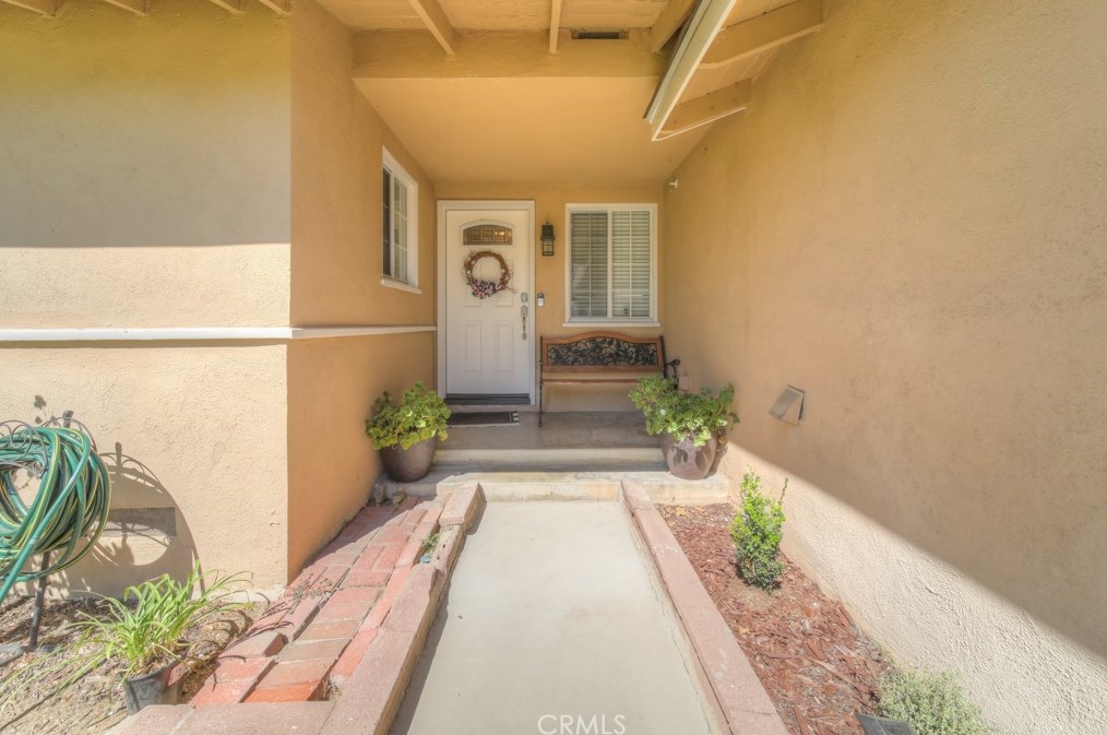 1879 Estrella Ave, Monrovia, CA 91016