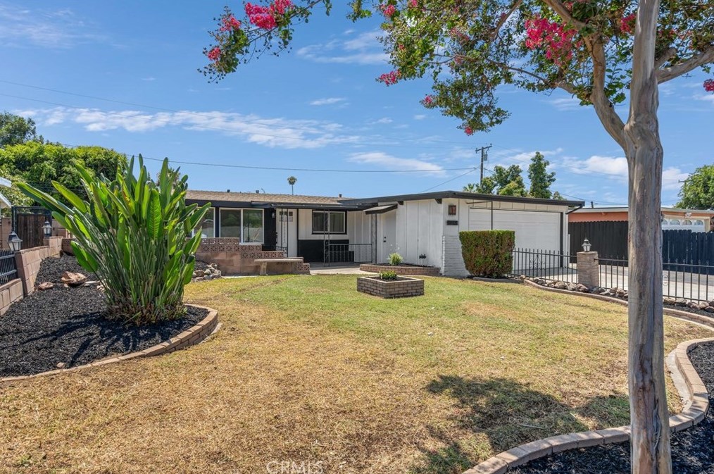 17048 Arrow Hwy, Covina, CA 91722-1205