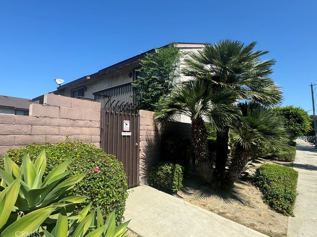 2225 Santa Fe Ave #12, Long Beach, CA 90810