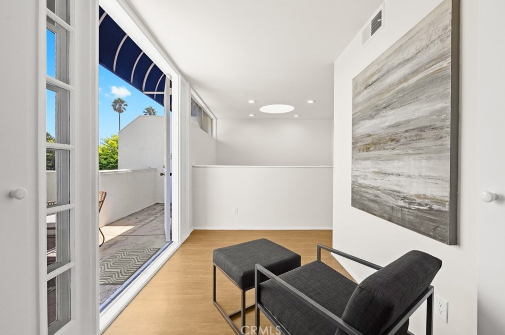 10929 Missouri Ave, Los Angeles CA  90025-5525 exterior