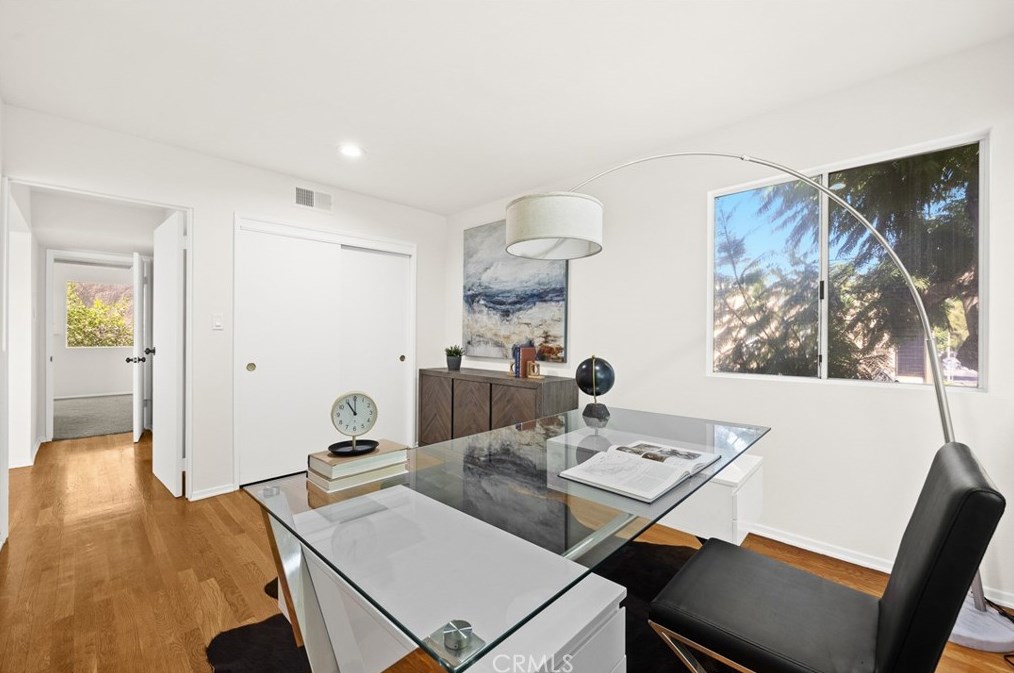 10929 Missouri Ave, Los Angeles CA  90025-5525 exterior