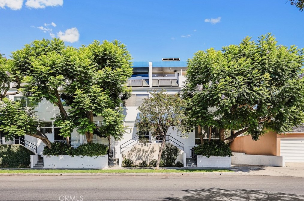 10929 Missouri Ave, Los Angeles CA  90025-4562 exterior