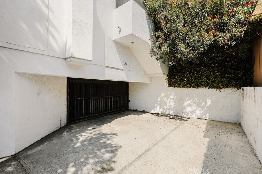 10929 Missouri Ave, Los Angeles CA  90025-5525 exterior