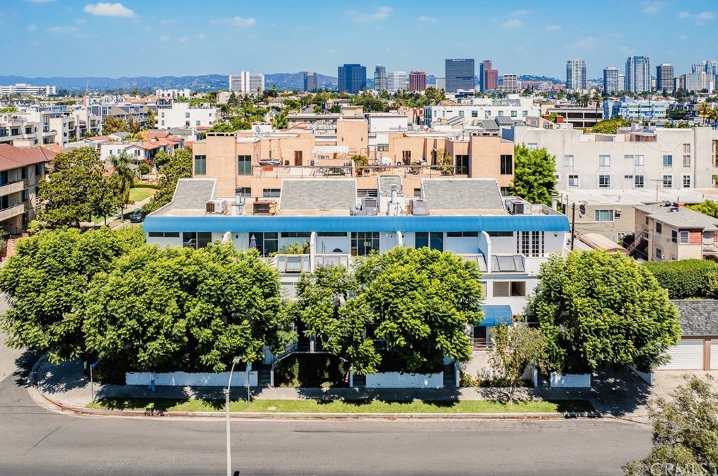 10929 Missouri Ave, Los Angeles, CA 90025-4562