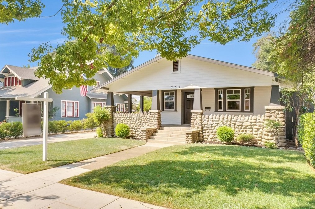757 3rd Ave, Upland, CA 91786-4728