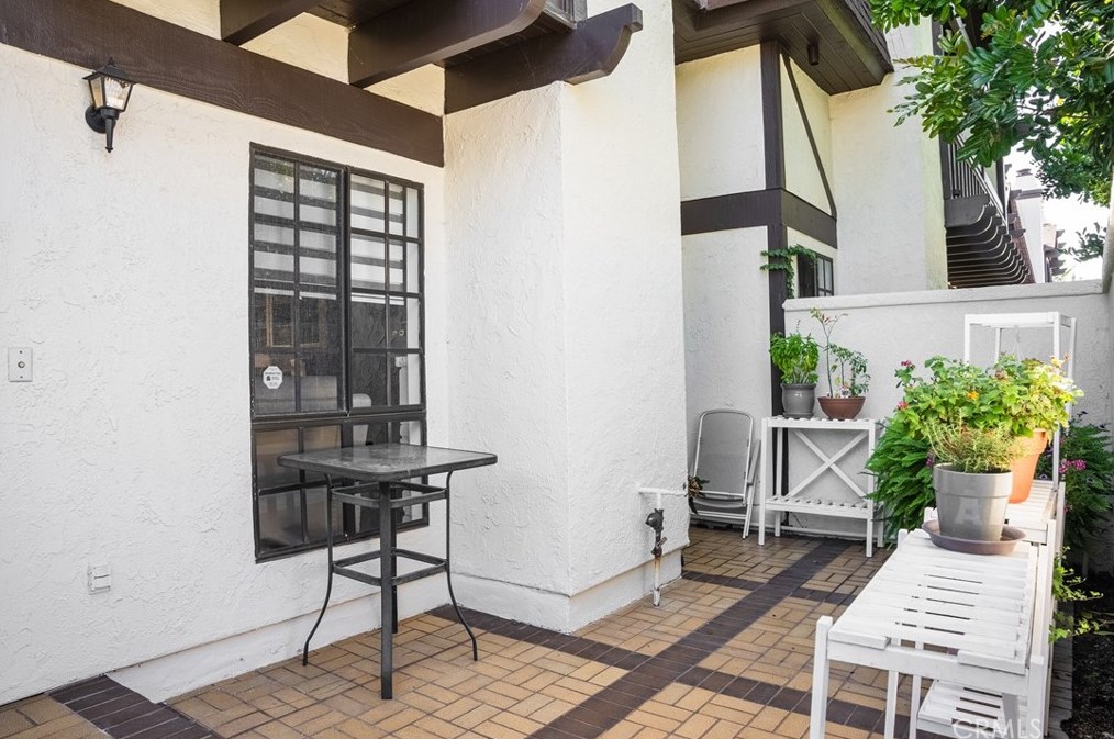 2439 Artesia Blvd, Torrance, CA 90504-2961