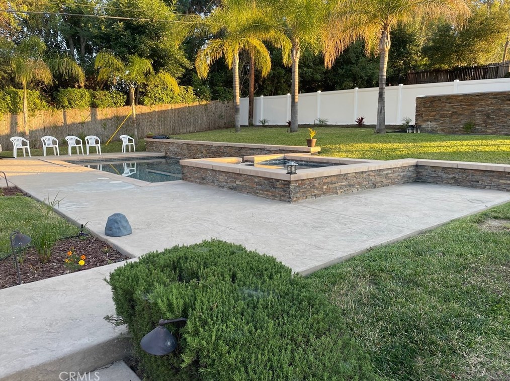 1404 E Harvest Moon St, West Covina, CA 91792